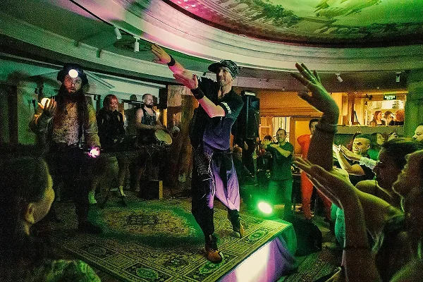 Танцевально-иммерсивная практика СИЛА ДВУХ