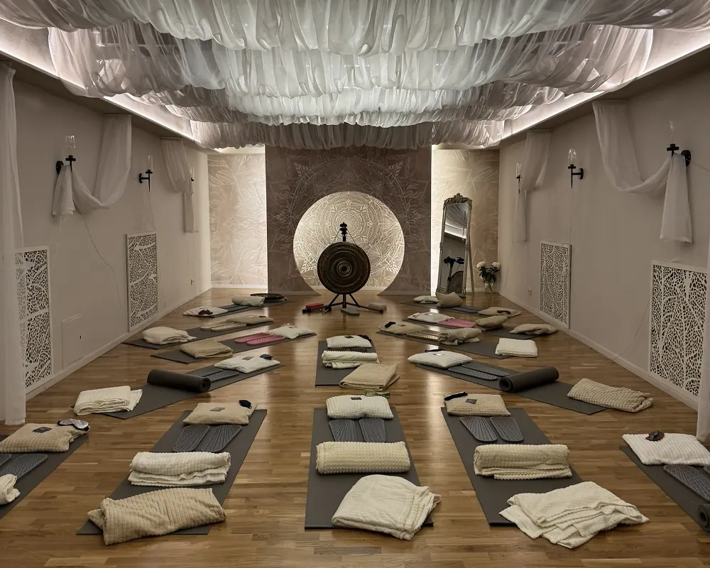 ПОЛЕТ В РАССЛАБЛЕНИЕ. Гвоздележание под Гонг